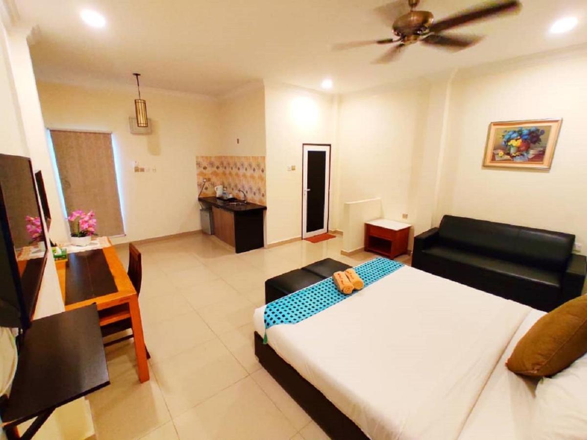 Adina Drive-In Motel Cenang - Managed By Shell Out Resort Pantai Cenang  Exterior photo